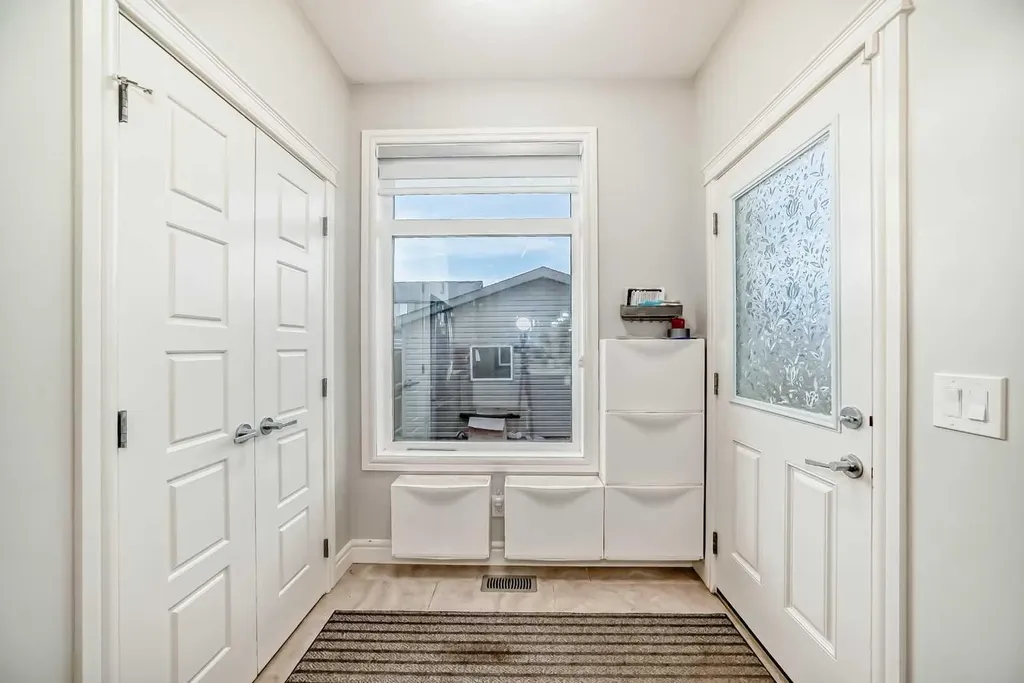 10097 46 Street NE Calgary AB T3J 0Y5