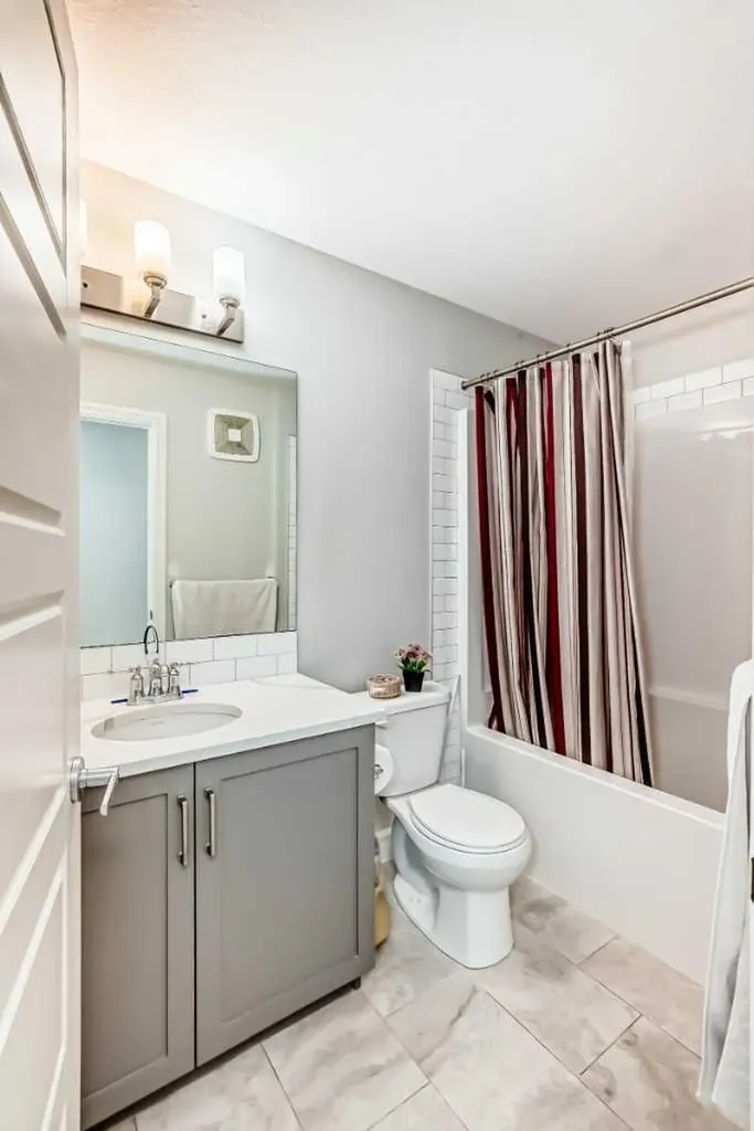 10097 46 Street NE Calgary AB T3J 0Y5