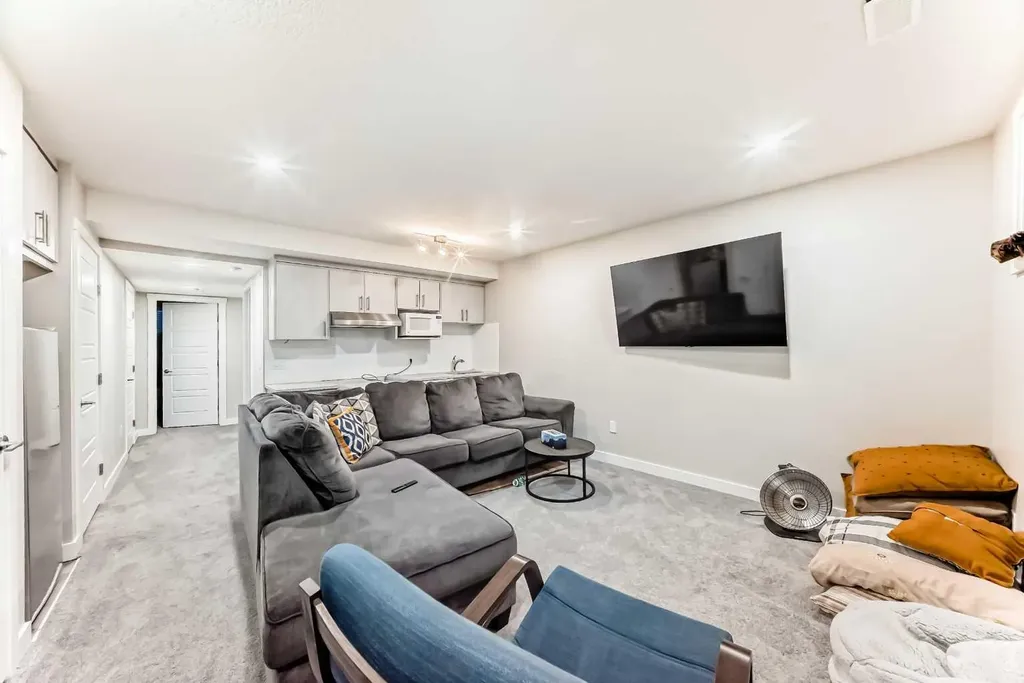 10097 46 Street NE Calgary AB T3J 0Y5