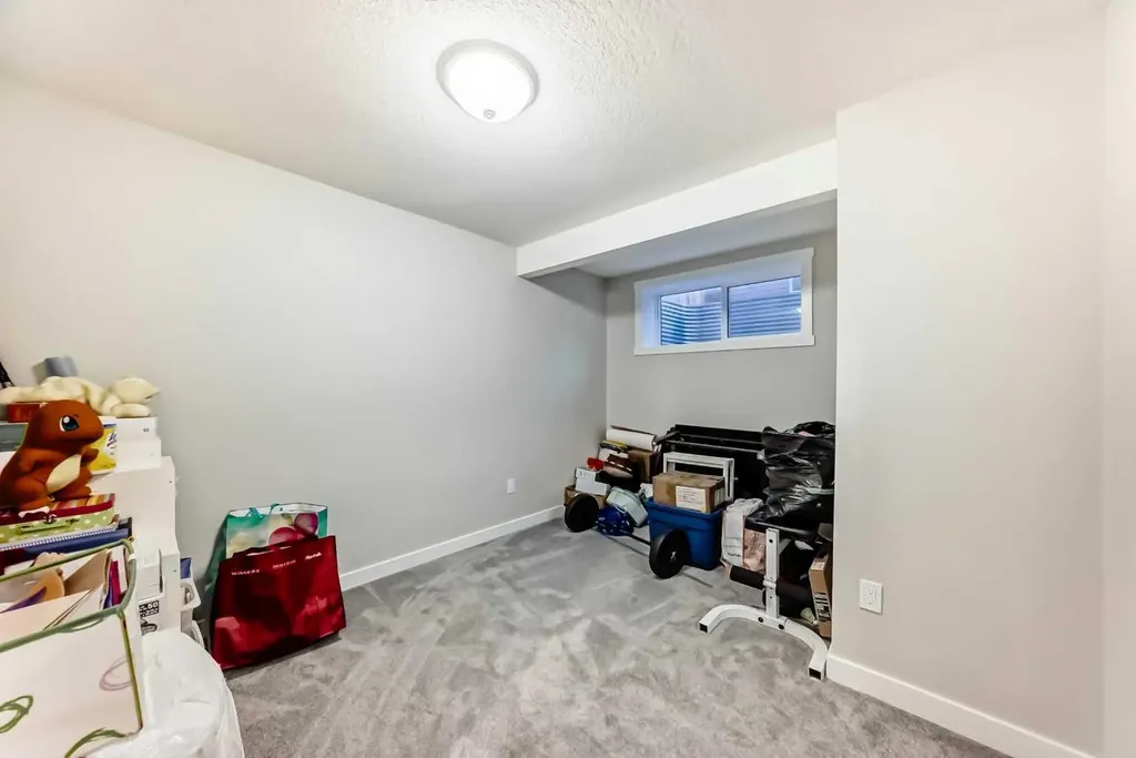 10097 46 Street NE Calgary AB T3J 0Y5