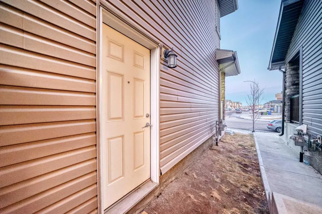 10097 46 Street NE Calgary AB T3J 0Y5