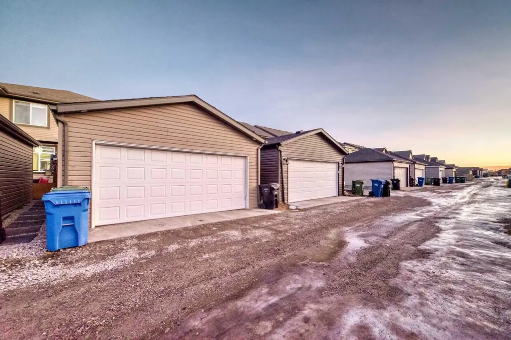 10097 46 Street NE Calgary AB T3J 0Y5