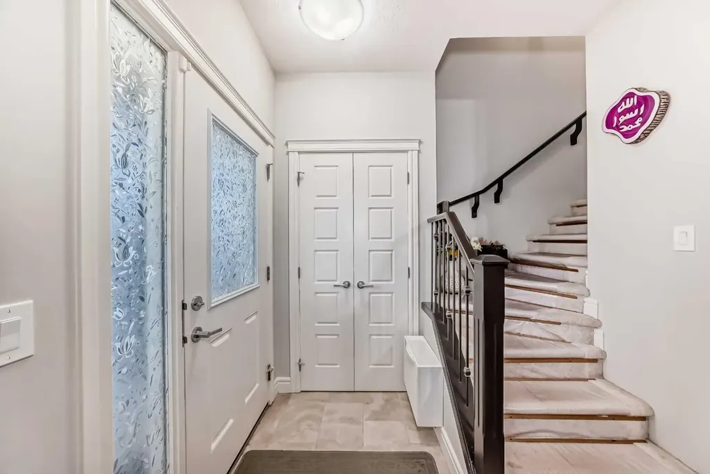 10097 46 Street NE Calgary AB T3J 0Y5
