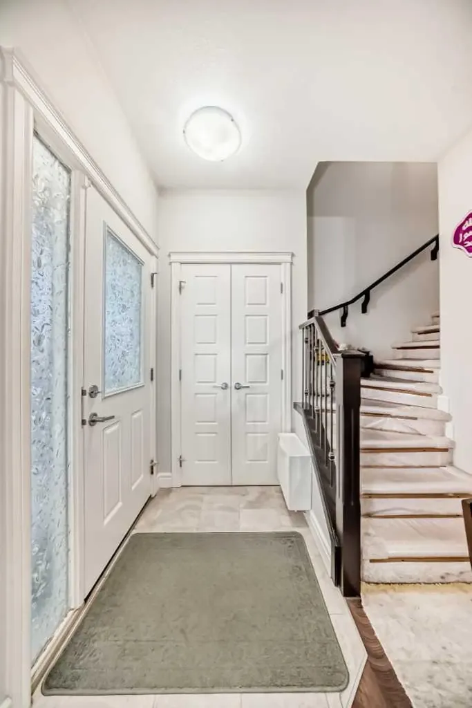 10097 46 Street NE Calgary AB T3J 0Y5