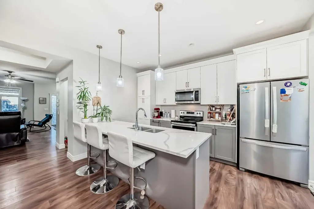 10097 46 Street NE Calgary AB T3J 0Y5