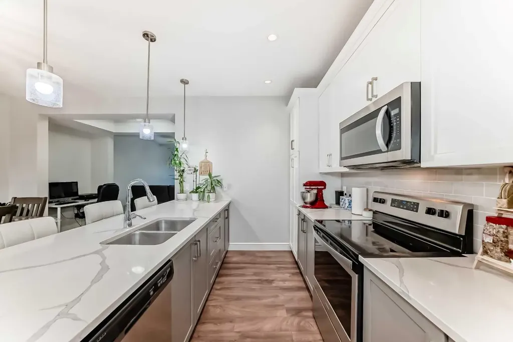 10097 46 Street NE Calgary AB T3J 0Y5