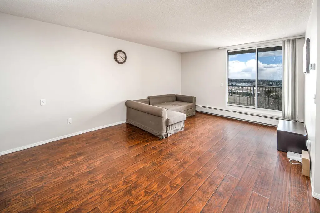 4944 Dalton Drive NW Calgary AB T3A 2E6
