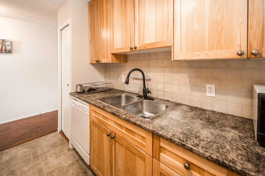 4944 Dalton Drive NW Calgary AB T3A 2E6