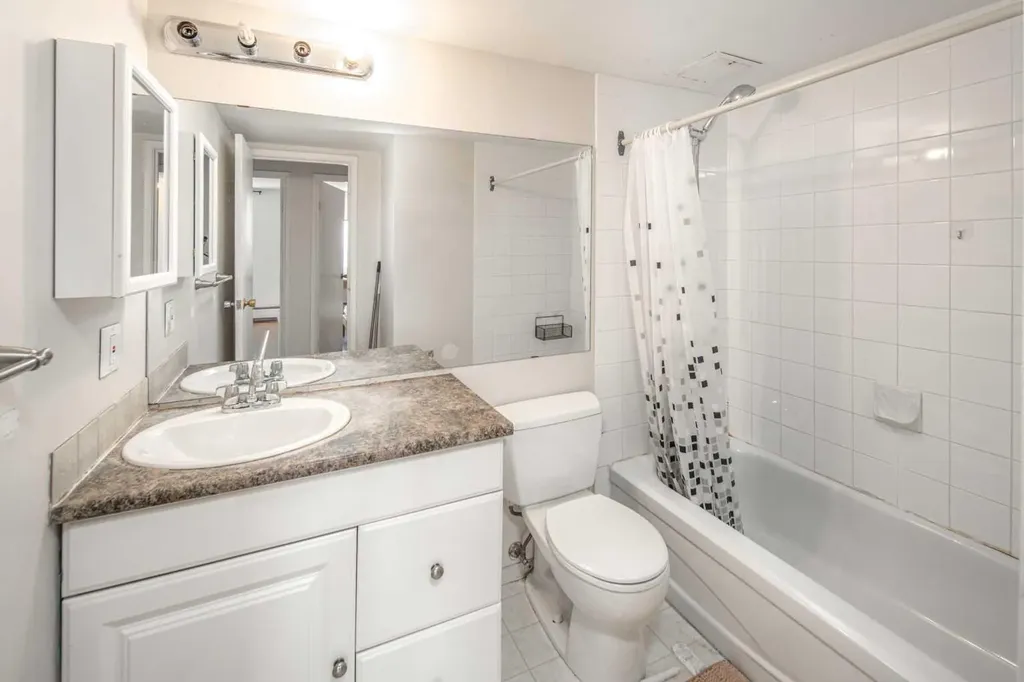 4944 Dalton Drive NW Calgary AB T3A 2E6
