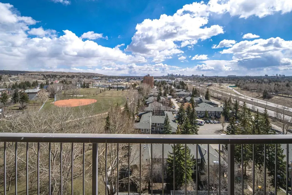 4944 Dalton Drive NW Calgary AB T3A 2E6