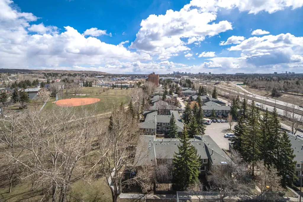 4944 Dalton Drive NW Calgary AB T3A 2E6