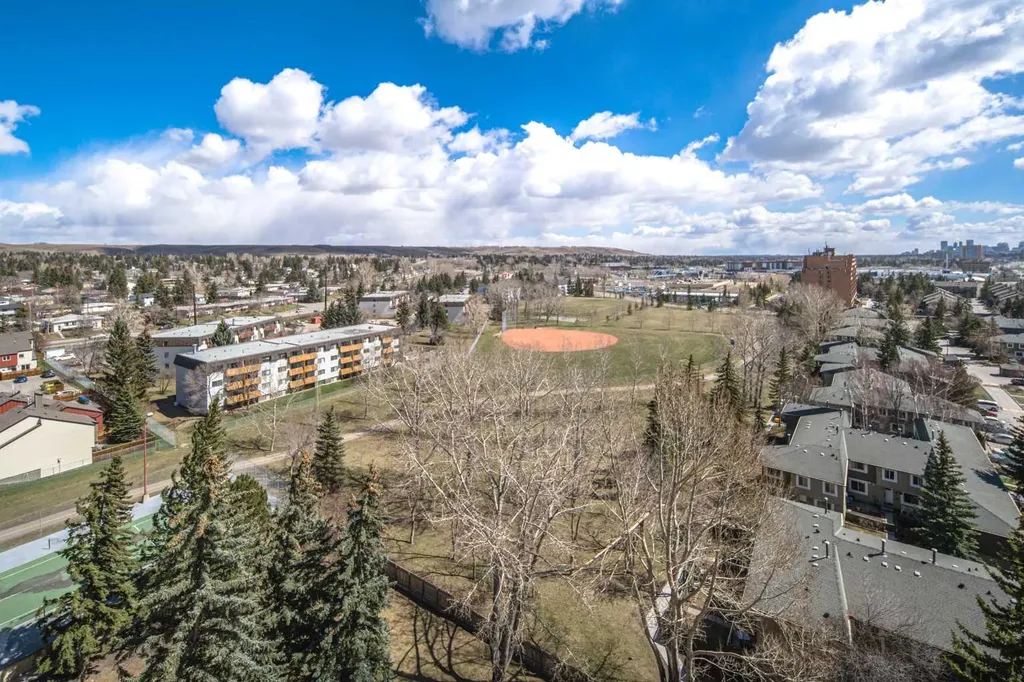 4944 Dalton Drive NW Calgary AB T3A 2E6