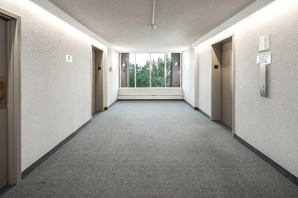 4944 Dalton Drive NW Calgary AB T3A 2E6