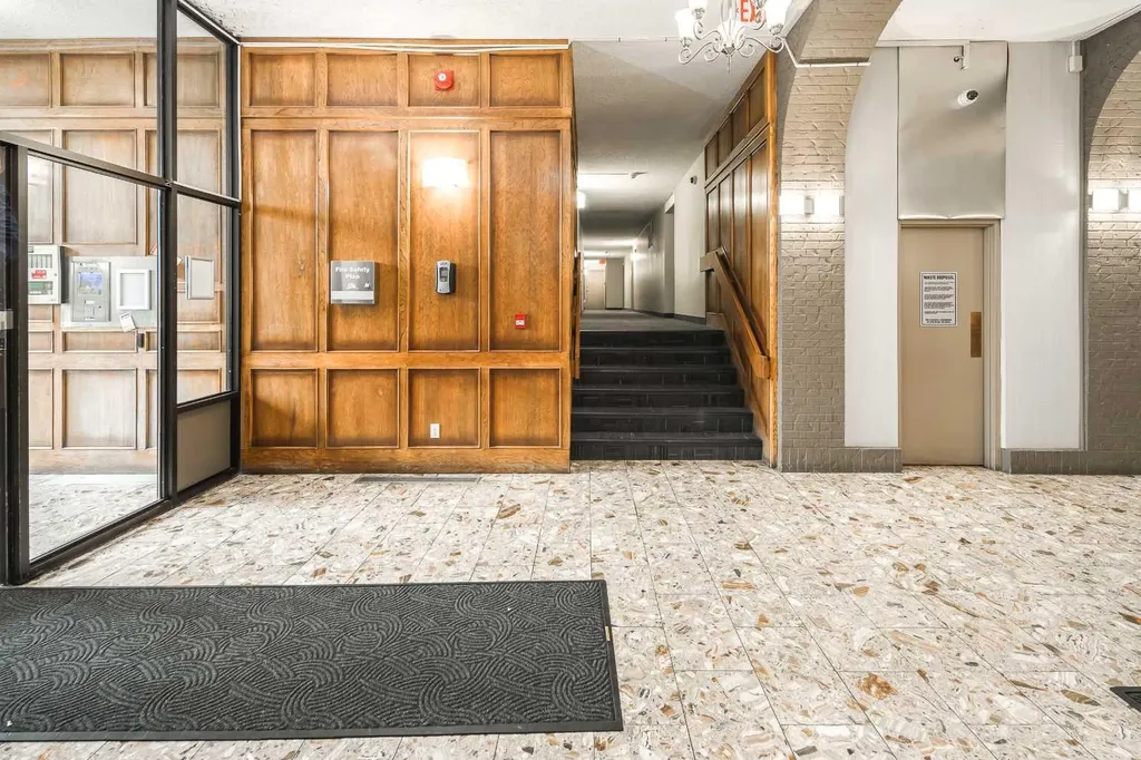 4944 Dalton Drive NW Calgary AB T3A 2E6