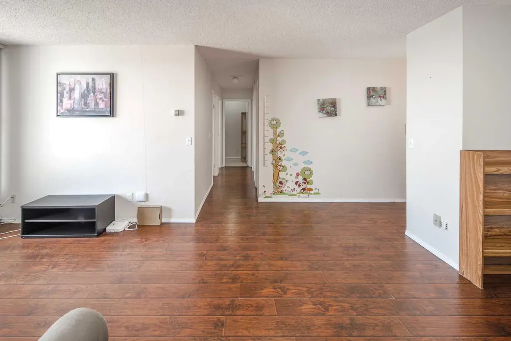 4944 Dalton Drive NW Calgary AB T3A 2E6