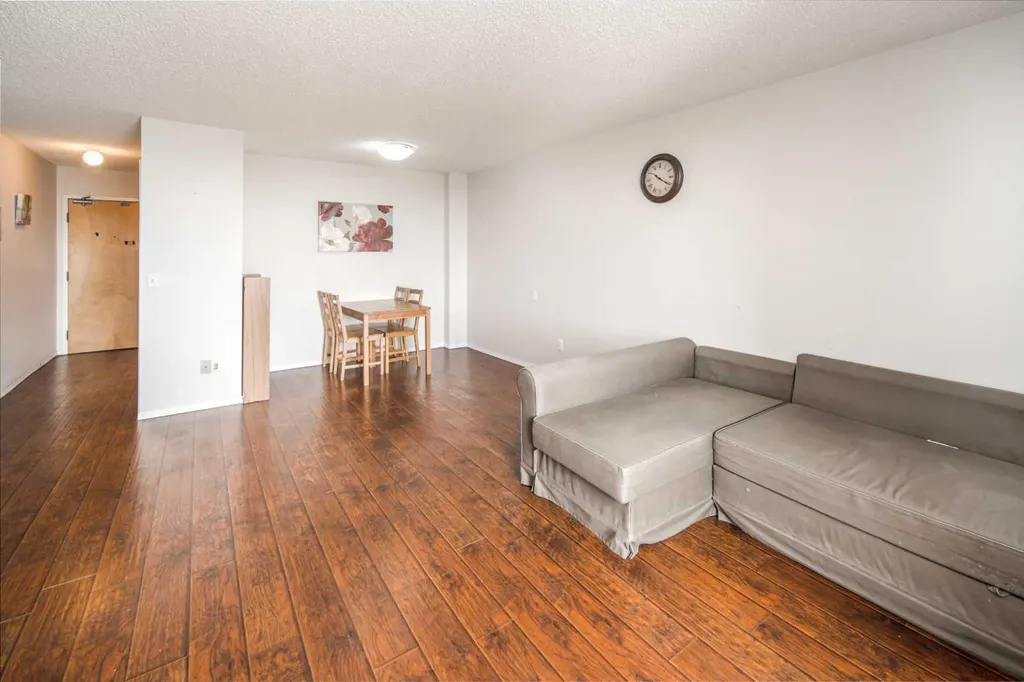 4944 Dalton Drive NW Calgary AB T3A 2E6