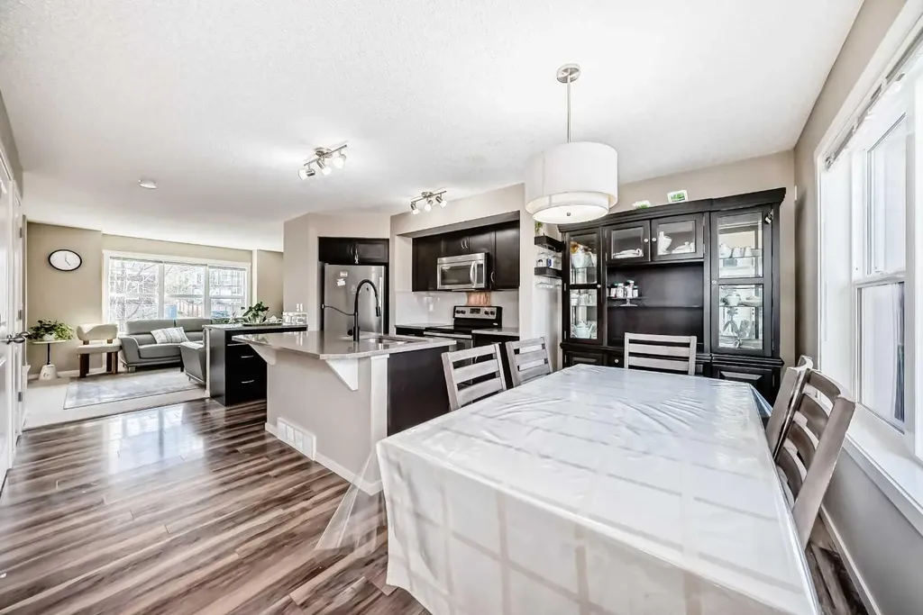 120 Evansridge Court NW Calgary AB T3P 0N2