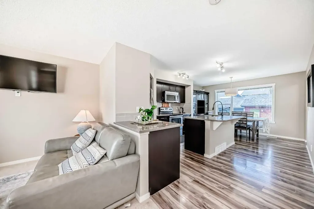 120 Evansridge Court NW Calgary AB T3P 0N2
