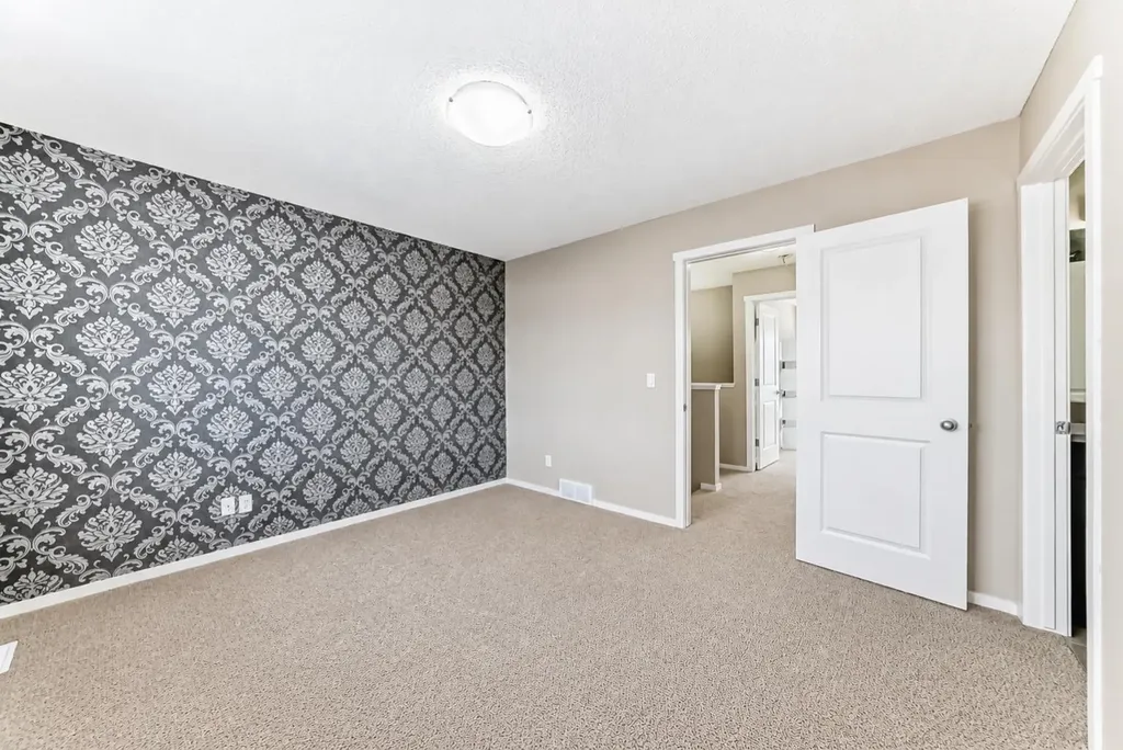120 Evansridge Court NW Calgary AB T3P 0N2