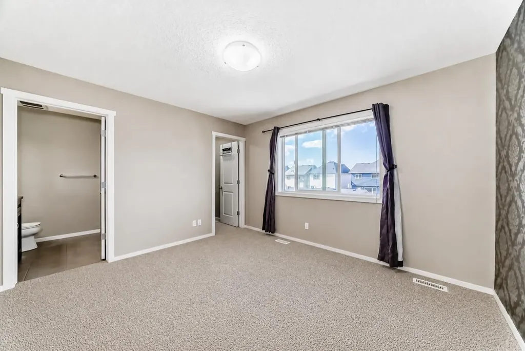 120 Evansridge Court NW Calgary AB T3P 0N2