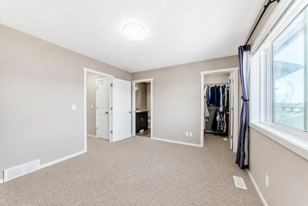 120 Evansridge Court NW Calgary AB T3P 0N2