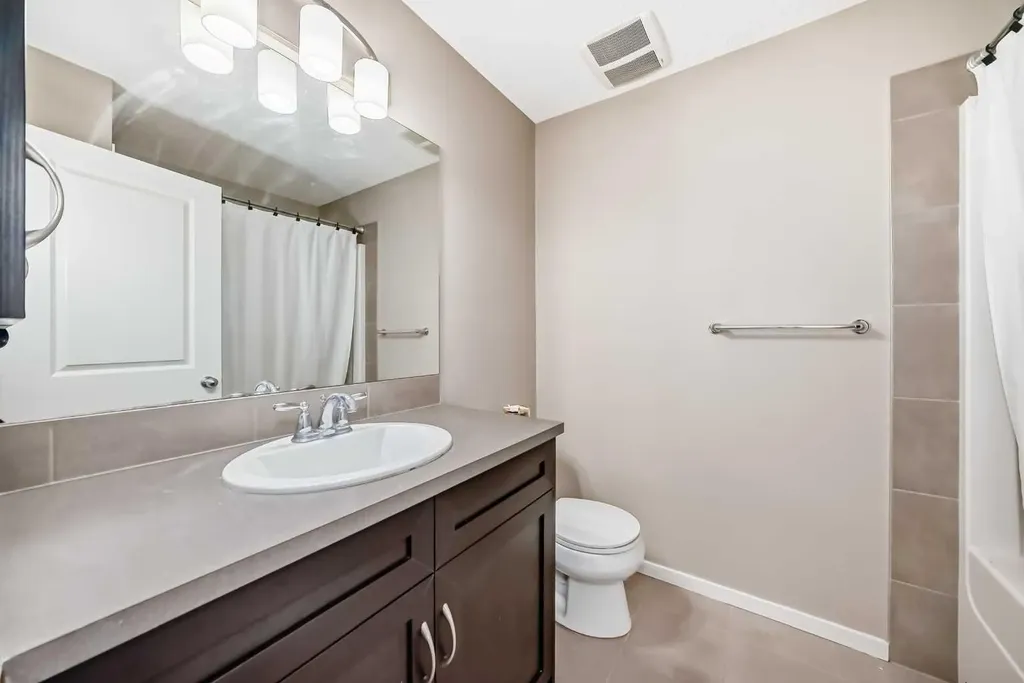 120 Evansridge Court NW Calgary AB T3P 0N2