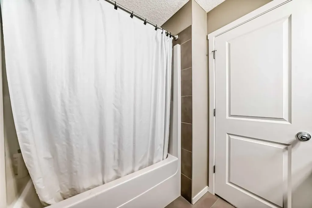 120 Evansridge Court NW Calgary AB T3P 0N2