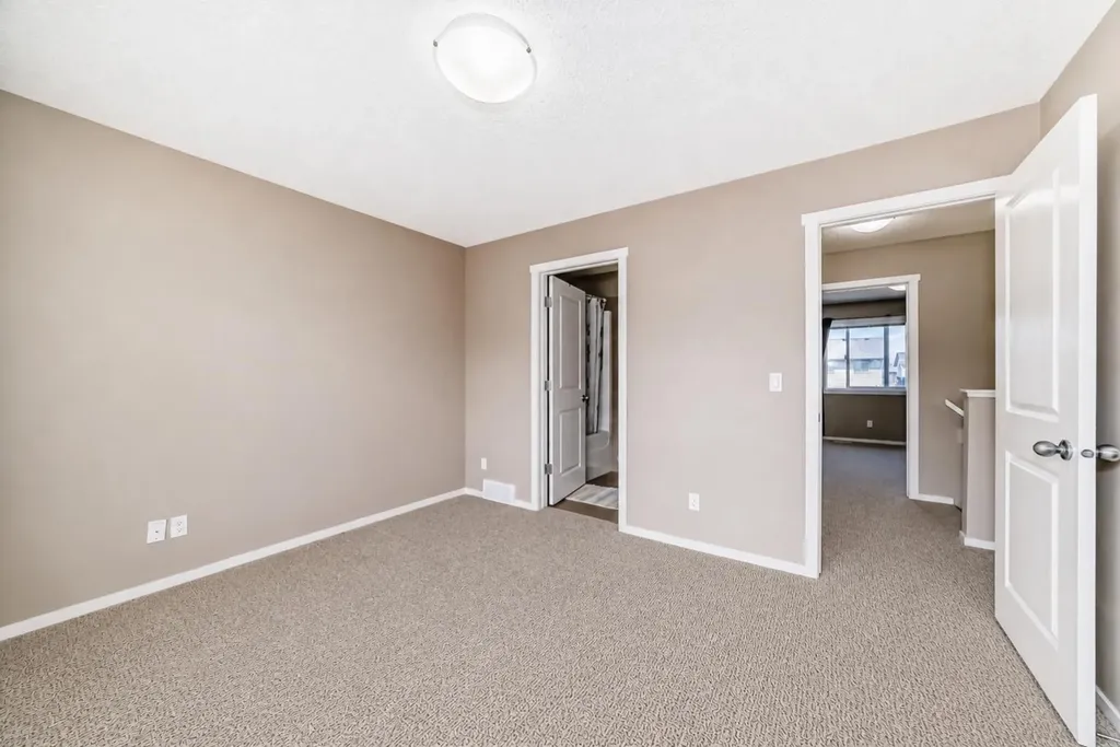 120 Evansridge Court NW Calgary AB T3P 0N2