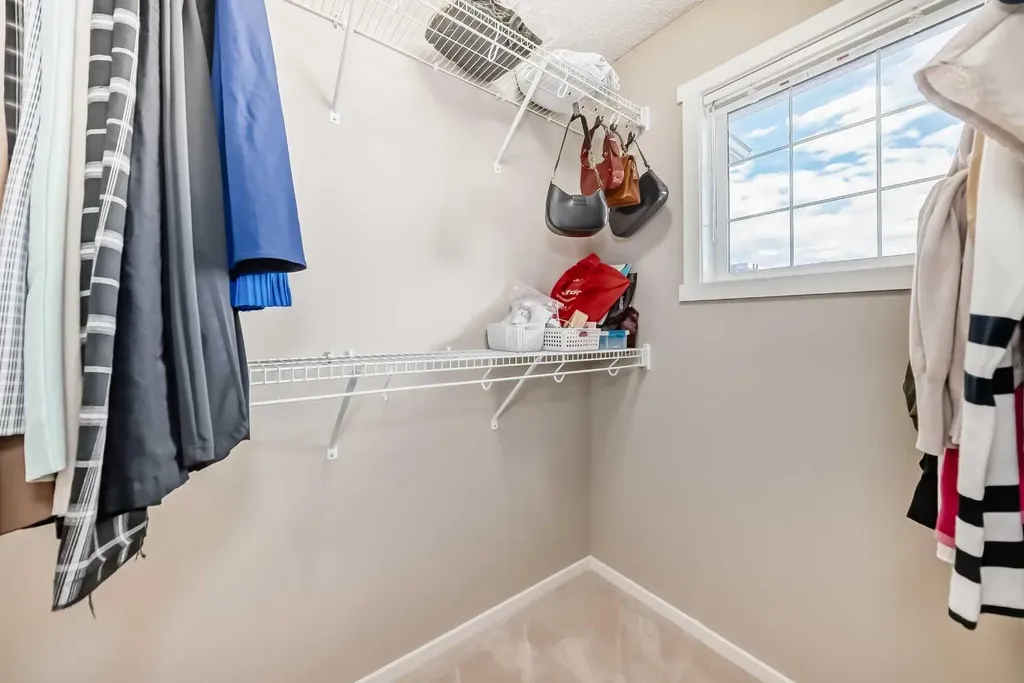 120 Evansridge Court NW Calgary AB T3P 0N2