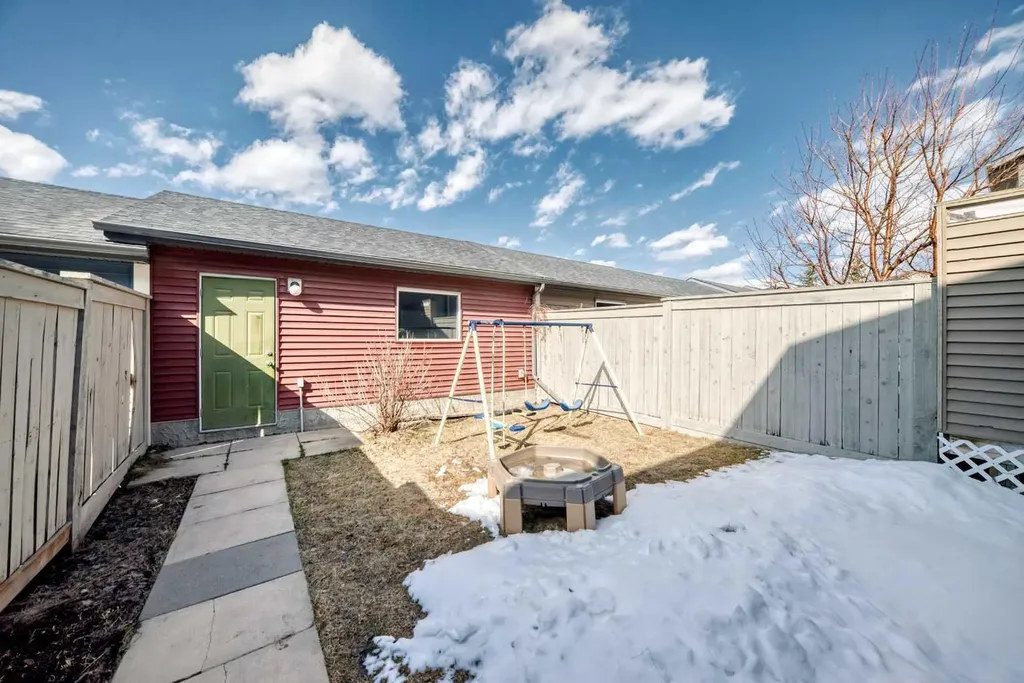 120 Evansridge Court NW Calgary AB T3P 0N2