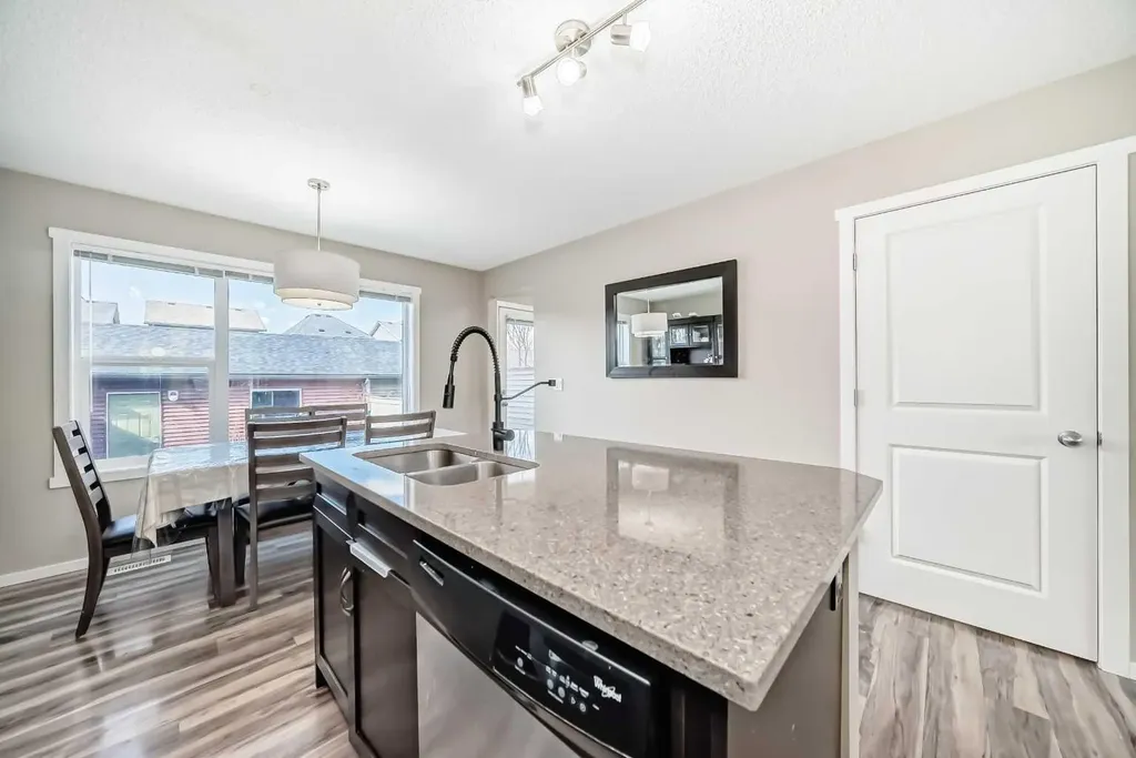 120 Evansridge Court NW Calgary AB T3P 0N2
