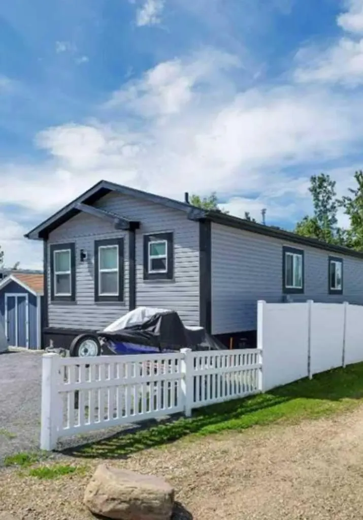 41310 Range Road 282 Rural Lacombe County AB T4L 2N3