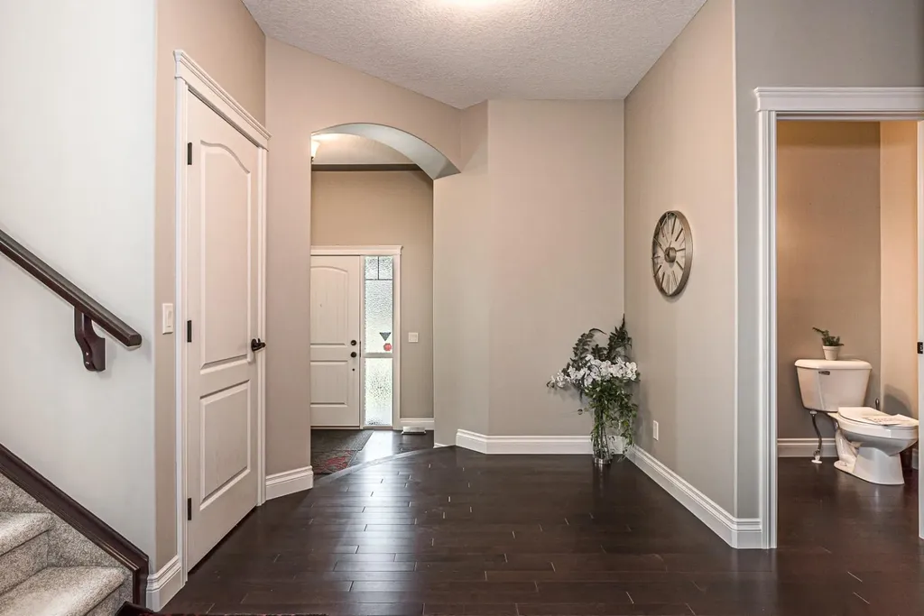 180 Ascot Drive SW Calgary AB T3H 0V2