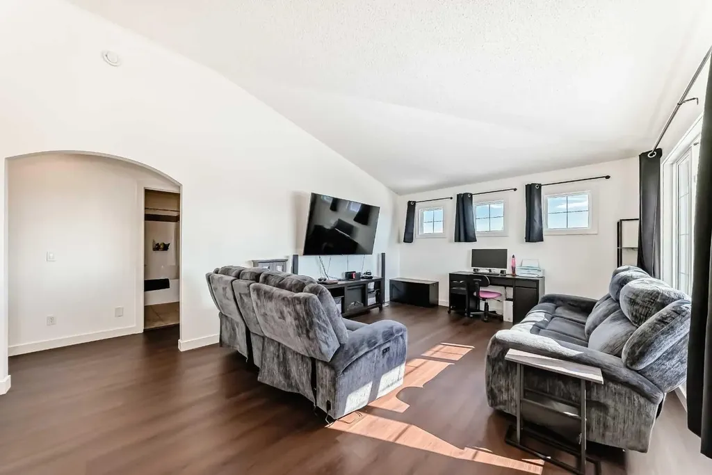 2002 High Country Rise NW High River AB T1V 0C9