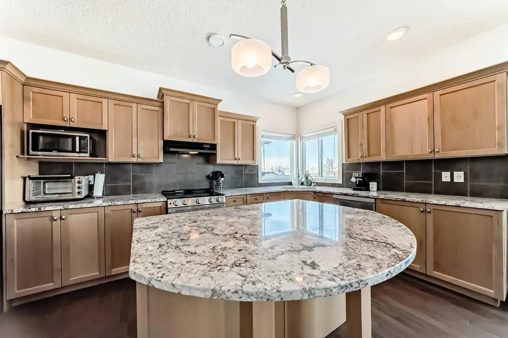 2002 High Country Rise NW High River AB T1V 0C9