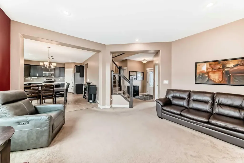 8 Eva Crescent Lacombe AB T4L 1Z2