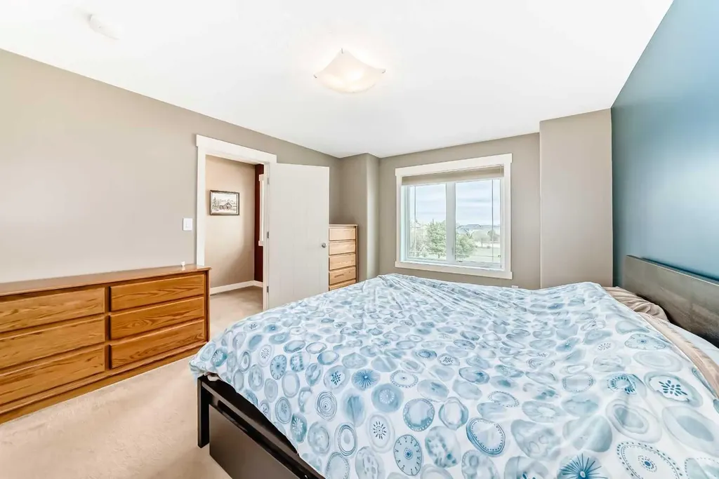 8 Eva Crescent Lacombe AB T4L 1Z2