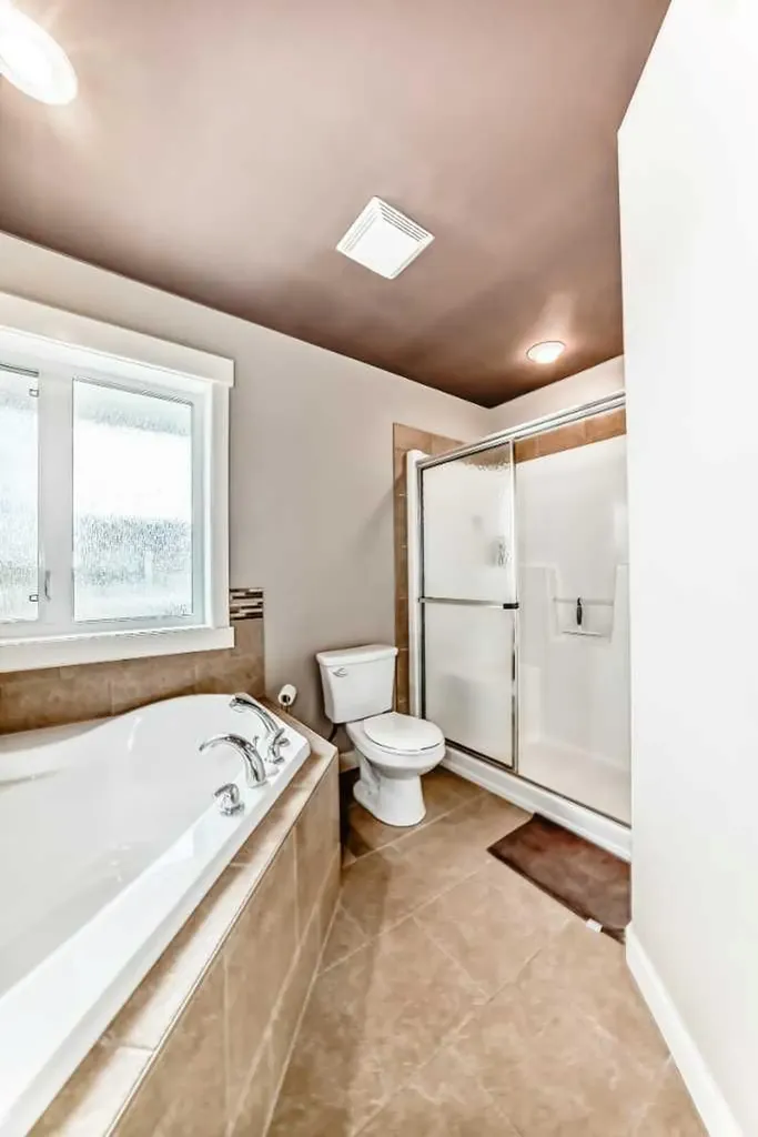 8 Eva Crescent Lacombe AB T4L 1Z2