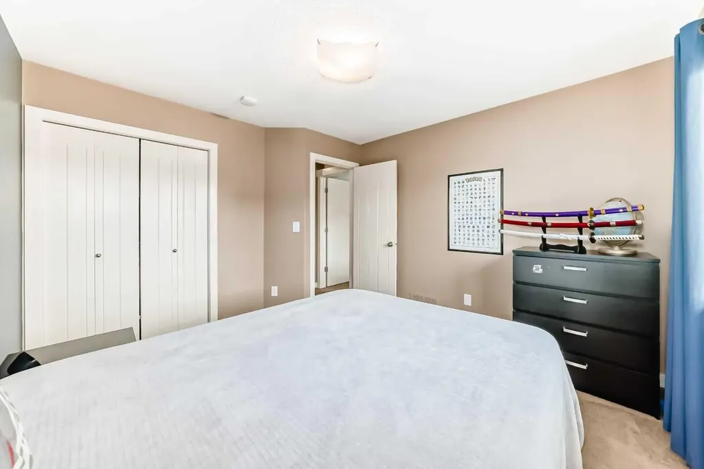 8 Eva Crescent Lacombe AB T4L 1Z2