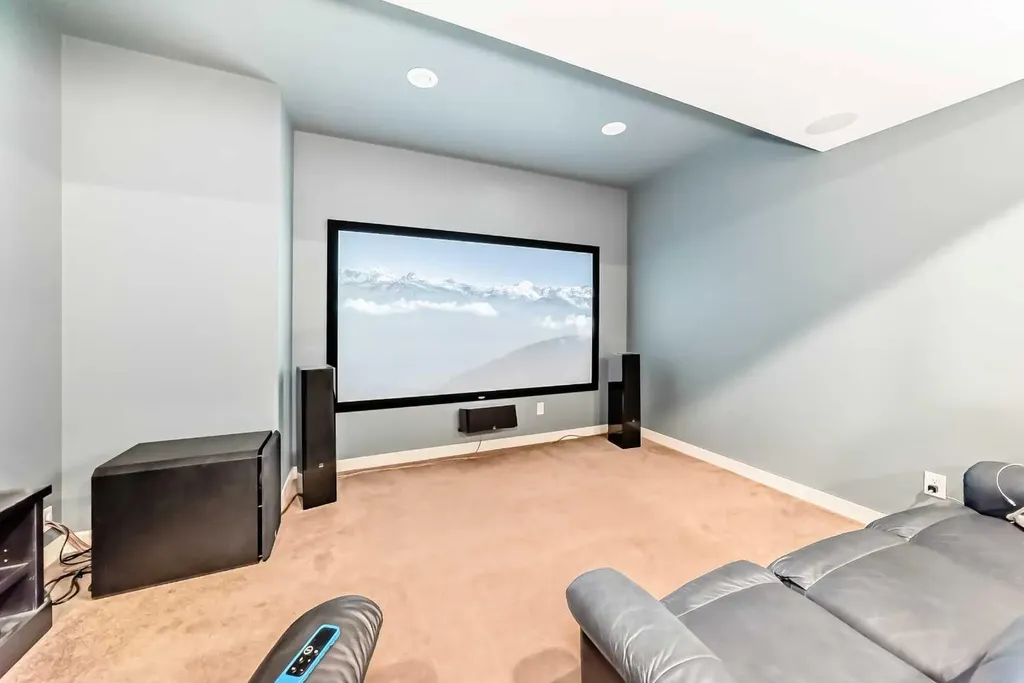 8 Eva Crescent Lacombe AB T4L 1Z2