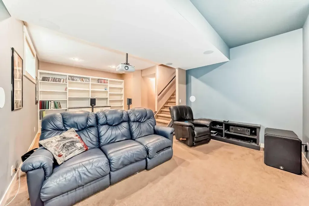 8 Eva Crescent Lacombe AB T4L 1Z2