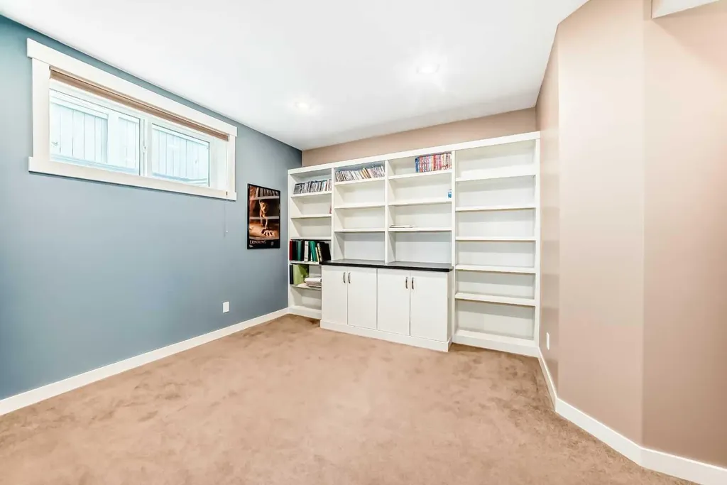 8 Eva Crescent Lacombe AB T4L 1Z2