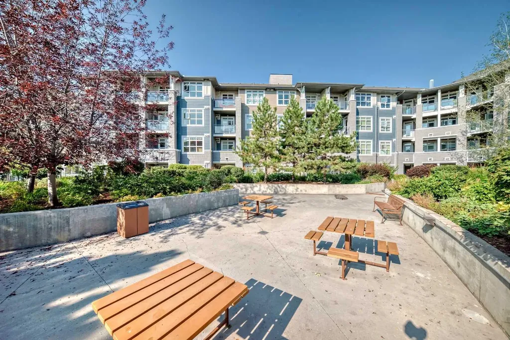 25 Auburn Meadows Avenue SE Calgary AB T3M 2L3
