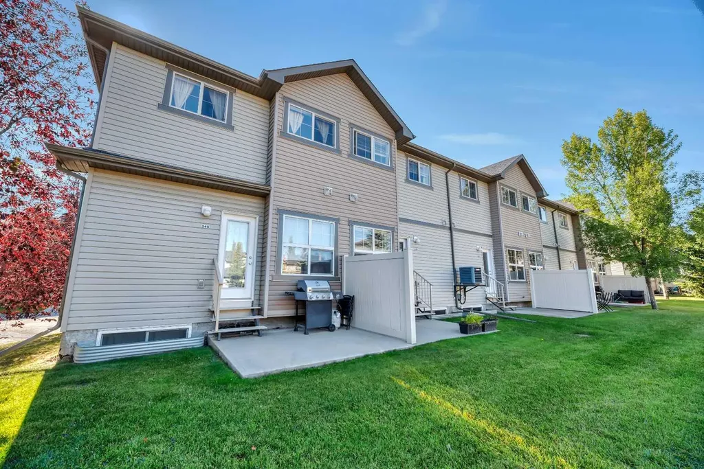 238 Ranch Ridge Meadow Strathmore AB T1P 0A9