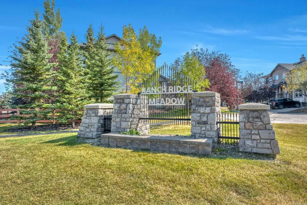 238 Ranch Ridge Meadow Strathmore AB T1P 0A9