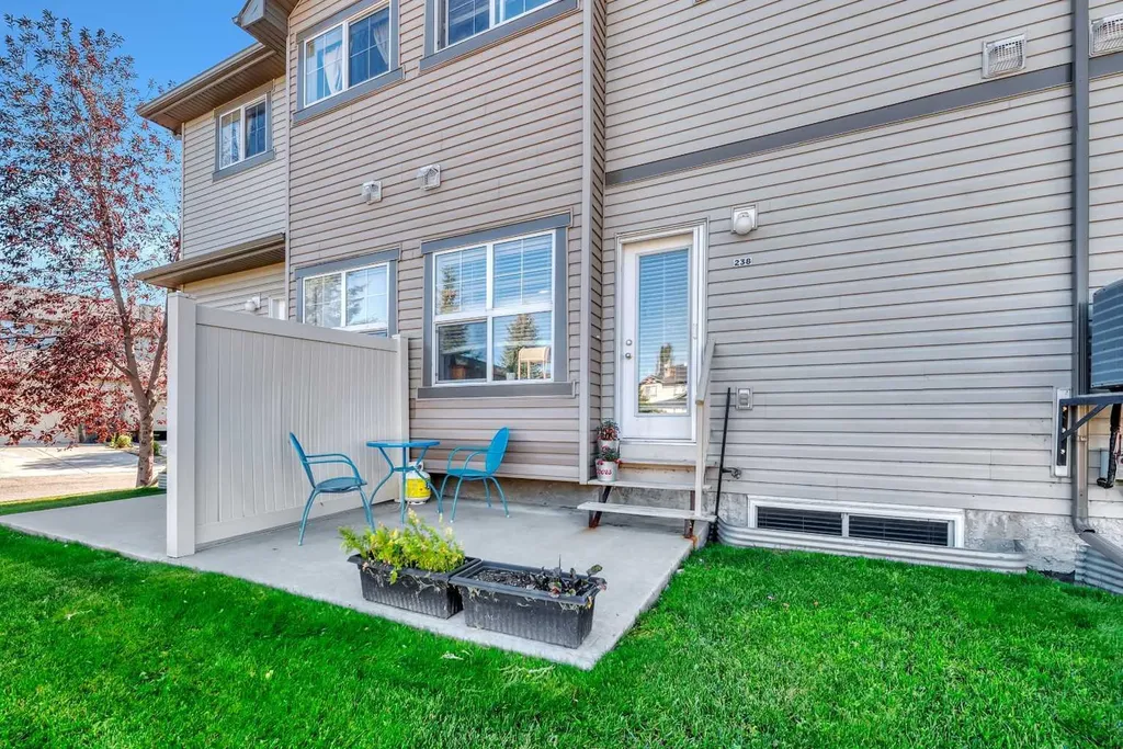 238 Ranch Ridge Meadow Strathmore AB T1P 0A9