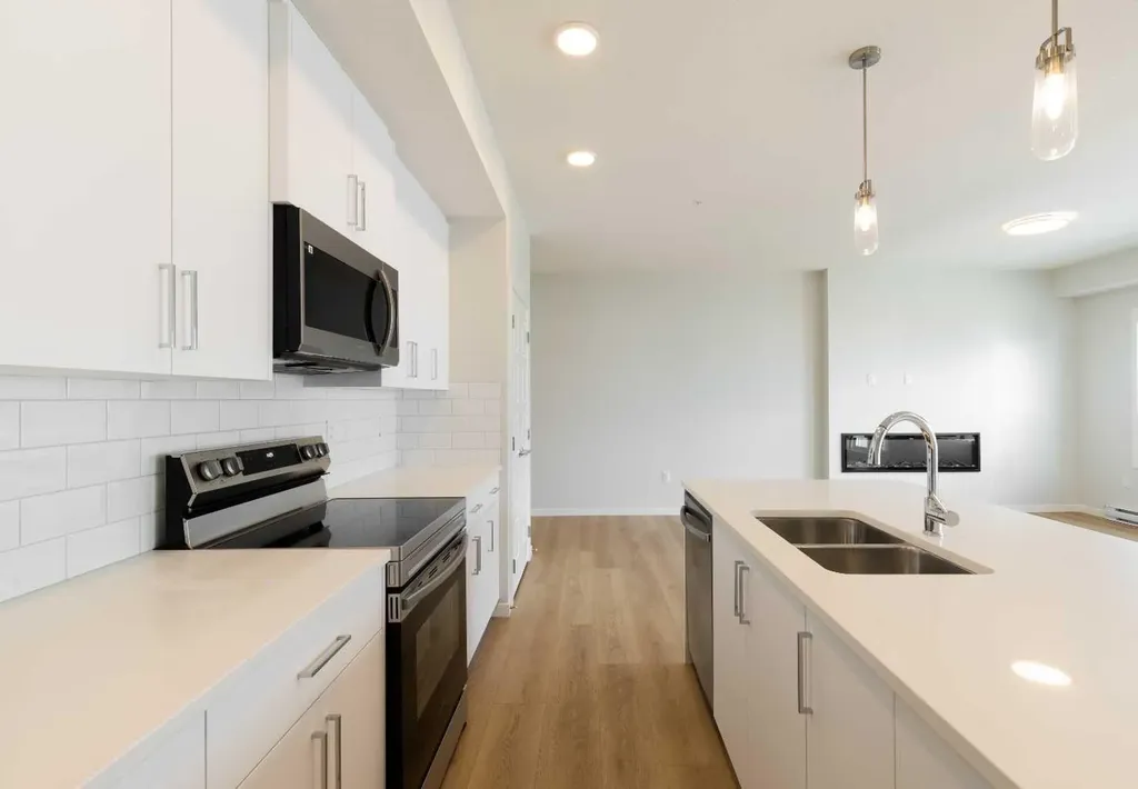 20295 Seton Way SE Calgary AB T3M 3Y9