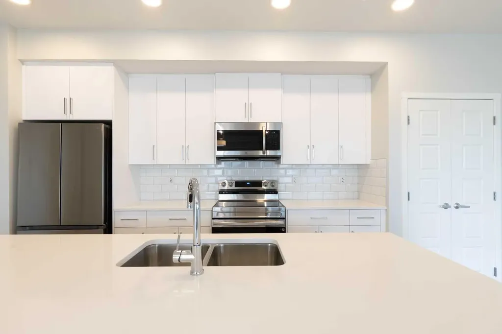 20295 Seton Way SE Calgary AB T3M 3Y9