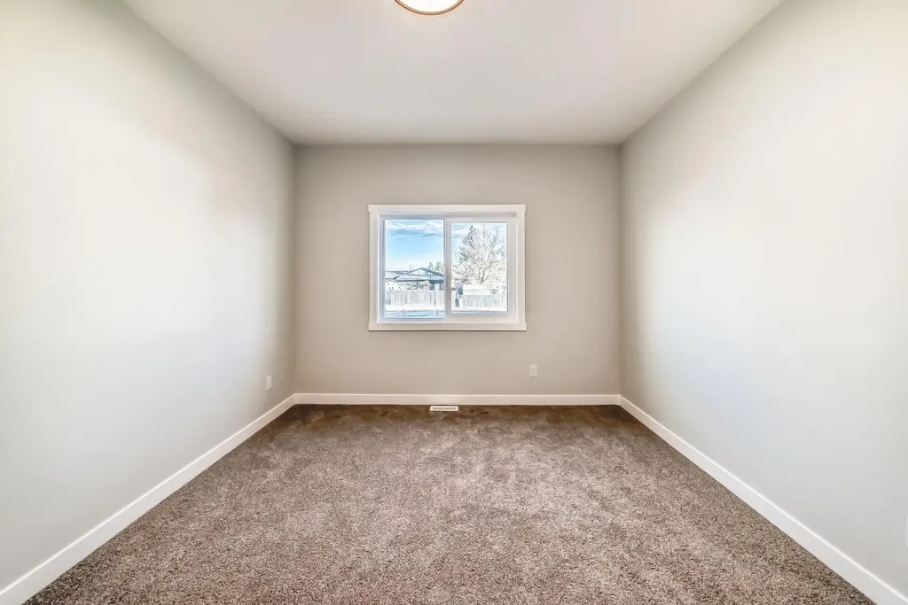 1103 Clover Close Carstairs AB T0M0N0