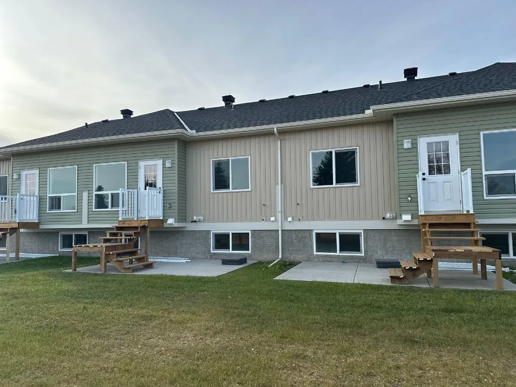 1103 Clover Close Carstairs AB T0M0N0
